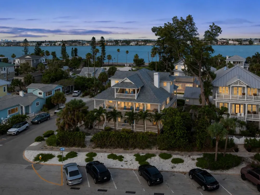 106 2ND AVENUE St Pete Beach, FL 33706