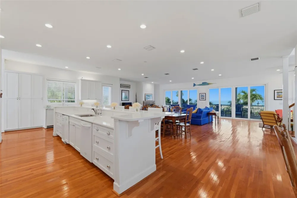106 2ND AVENUE St Pete Beach, FL 33706