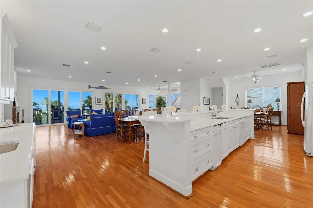 106 2ND AVENUE St Pete Beach, FL 33706