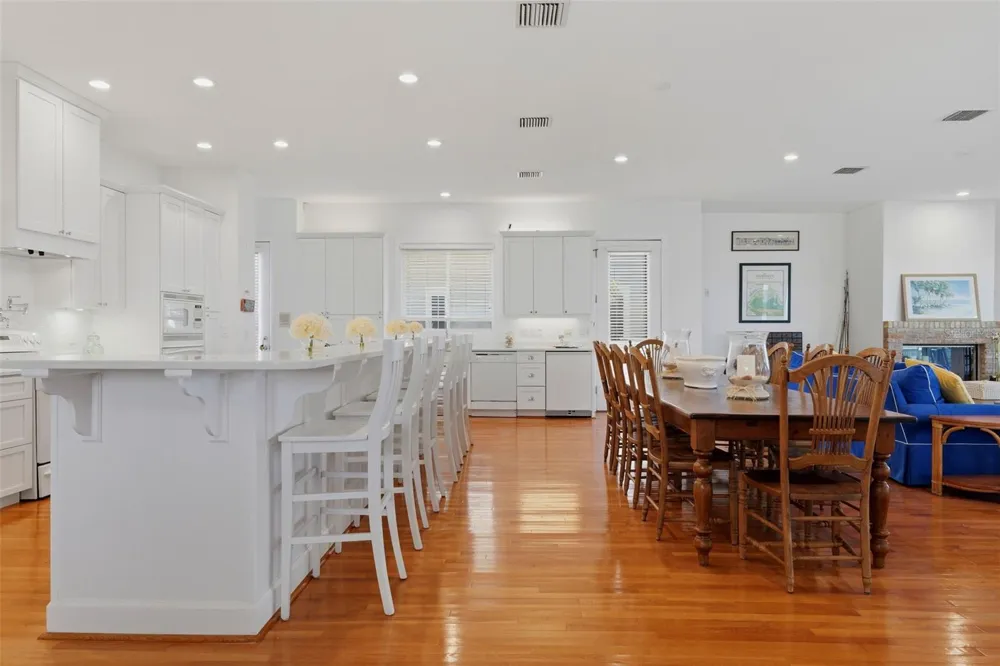 106 2ND AVENUE St Pete Beach, FL 33706