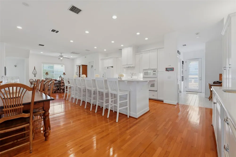 106 2ND AVENUE St Pete Beach, FL 33706