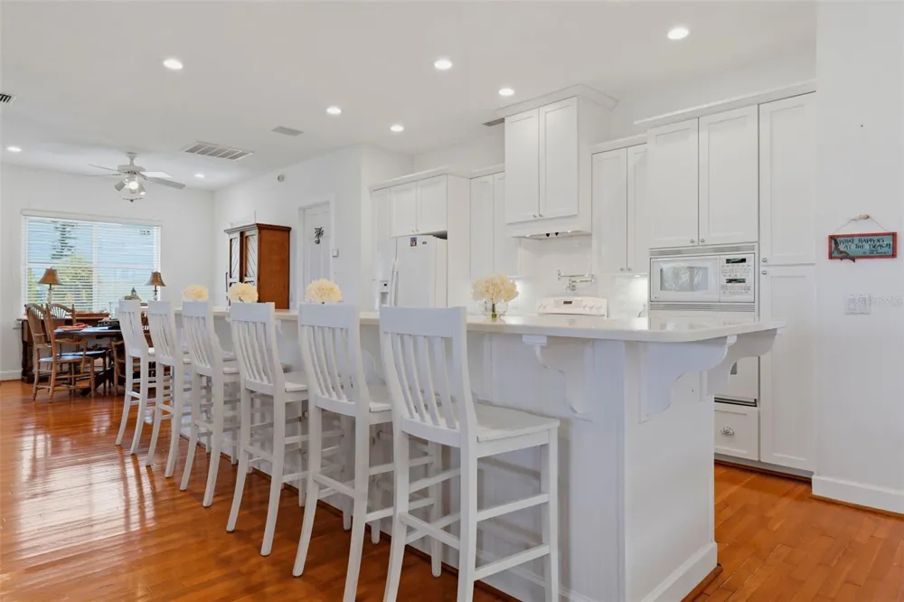 106 2ND AVENUE St Pete Beach, FL 33706