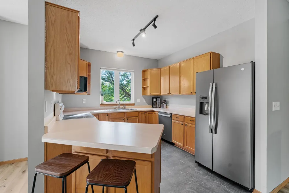 1416 Mcandrews Road E Burnsville, MN 55337