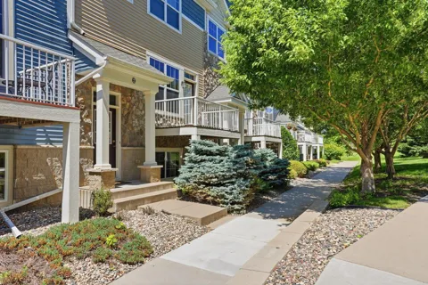 1842 Colonial Lane #2