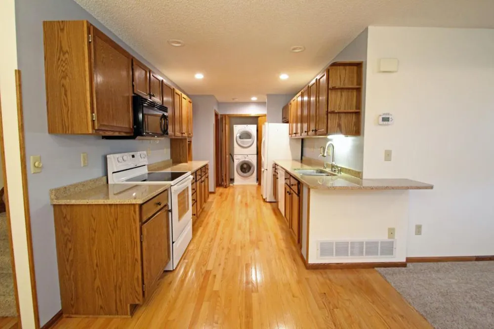 207 Primrose Court Vadnais Heights, MN 55127