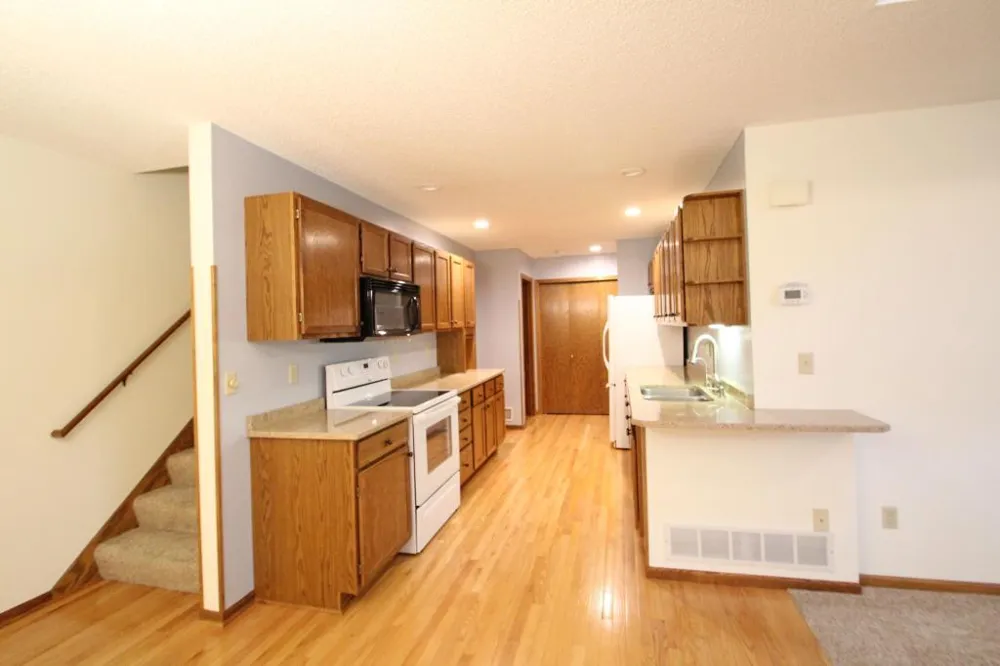 207 Primrose Court Vadnais Heights, MN 55127