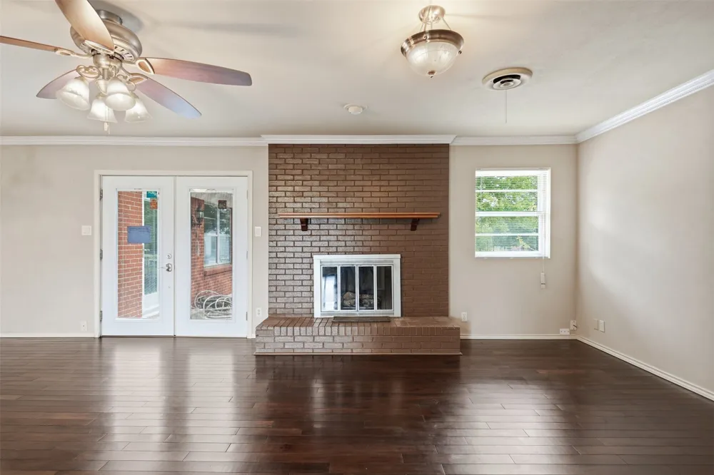 206 Mcanear Street Cleburne, TX 76033