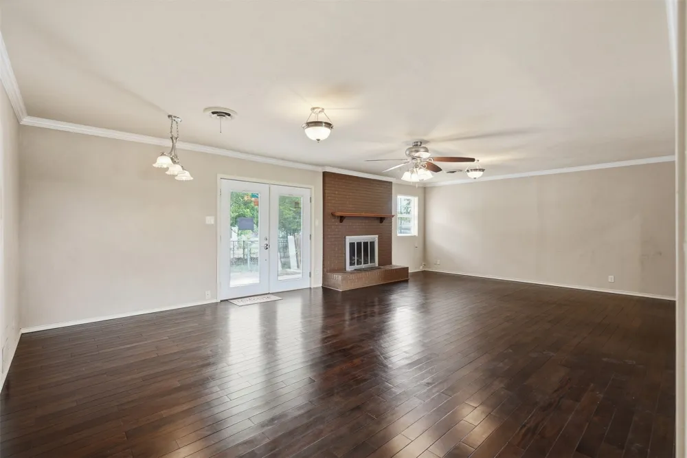 206 Mcanear Street Cleburne, TX 76033