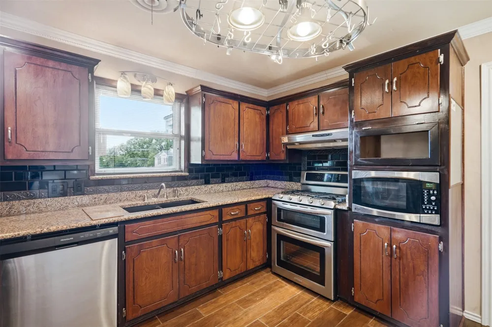 206 Mcanear Street Cleburne, TX 76033