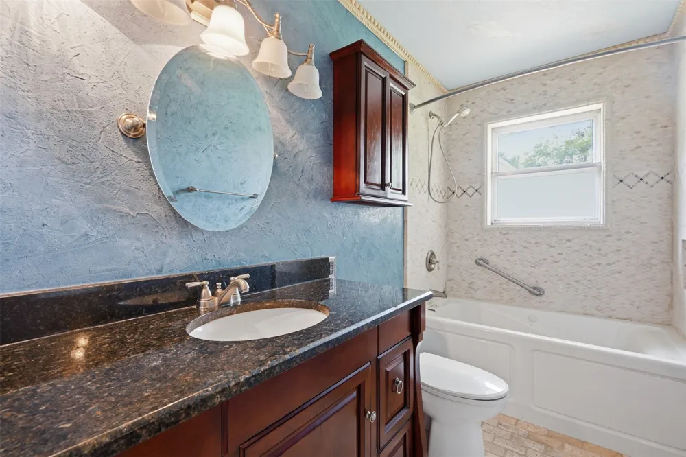 206 Mcanear Street Cleburne, TX 76033
