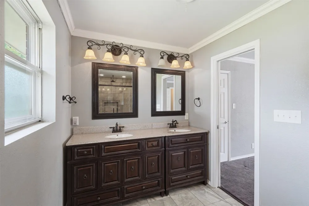 206 Mcanear Street Cleburne, TX 76033