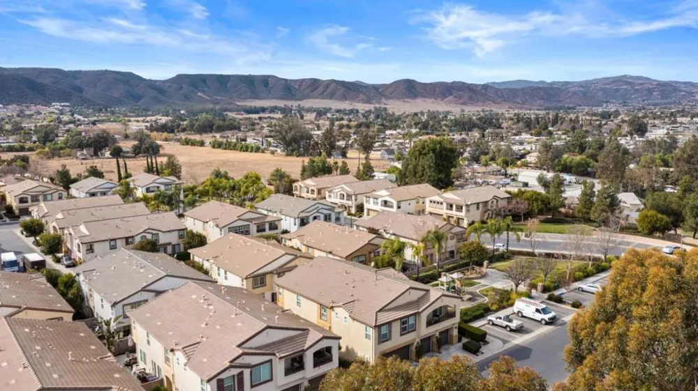 25265 Windy Cove Street #1 Murrieta, CA 92562