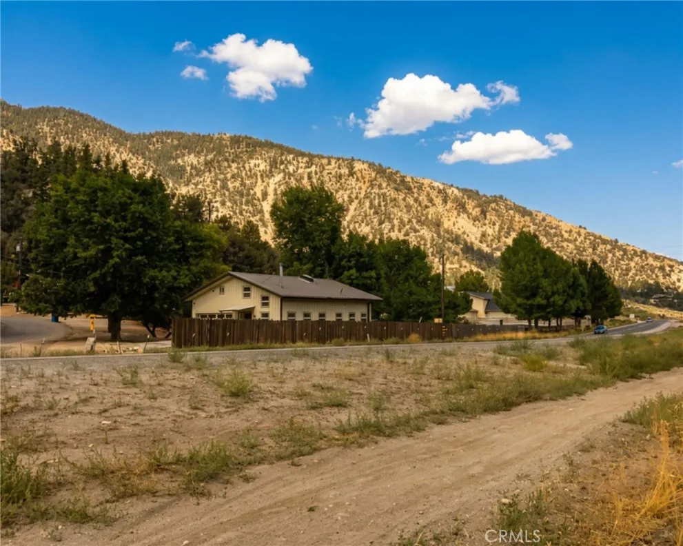 412 Border Frazier Park, CA 93225