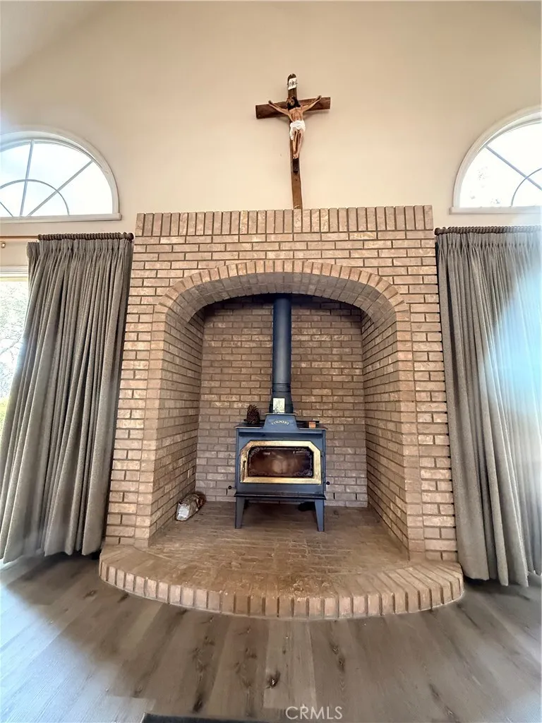 4985 Owens Creek Catheys Valley, CA 95306