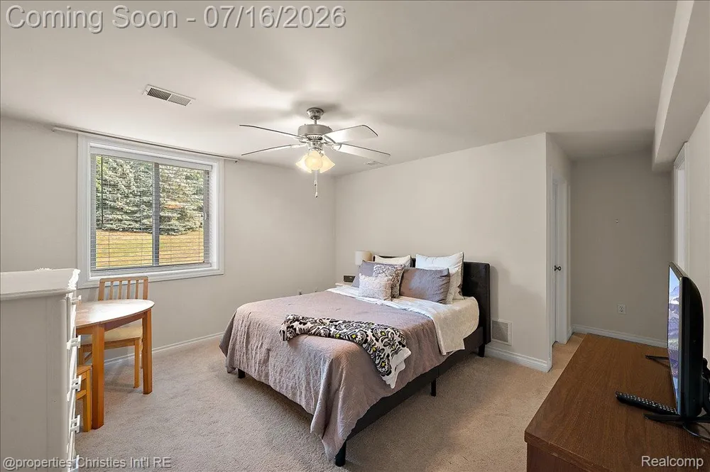3181 Ivy Lane Grand Blanc Charter Township, MI 48439