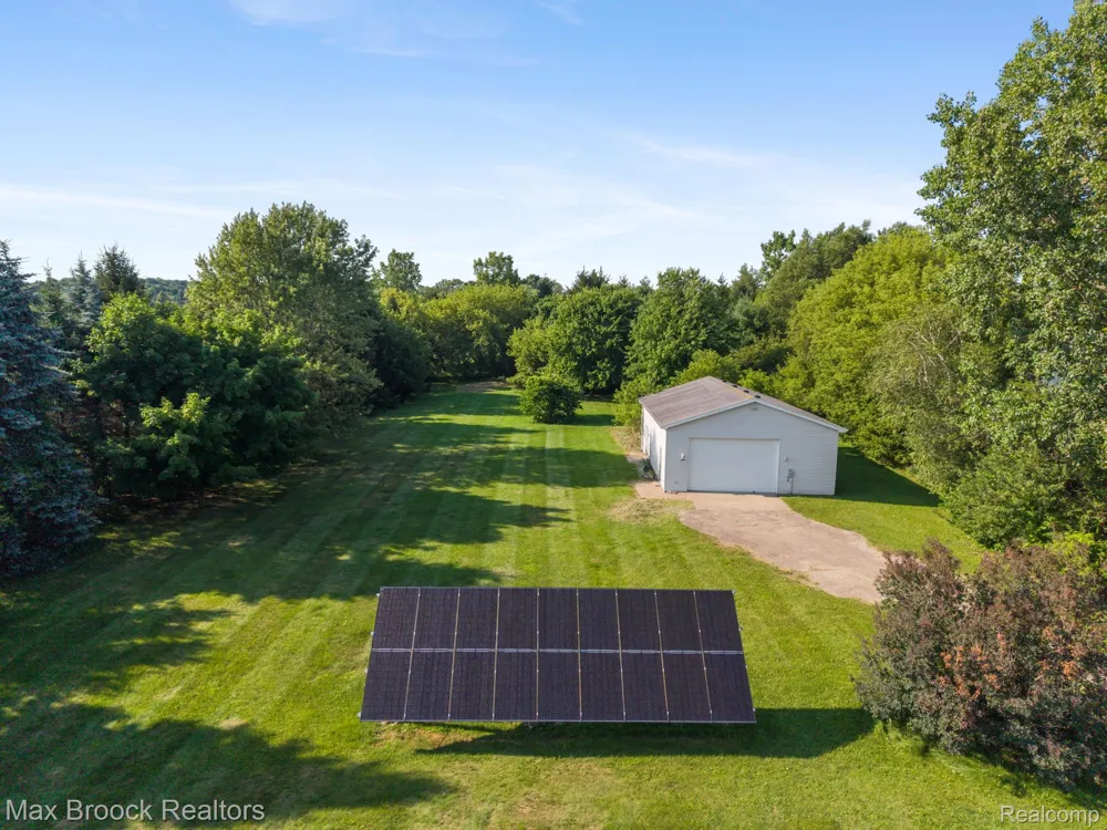 2165 Oakwood Road Brandon Charter Township, MI 48462