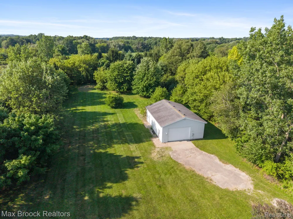 2165 Oakwood Road Brandon Charter Township, MI 48462