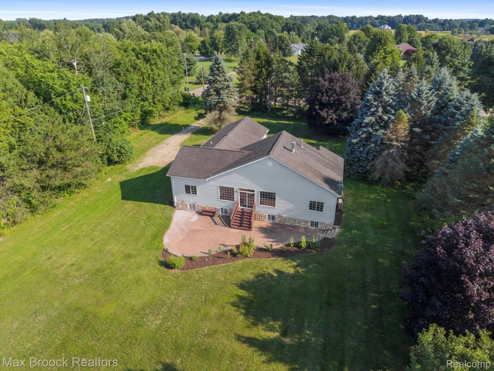 2165 Oakwood Road Brandon Charter Township, MI 48462