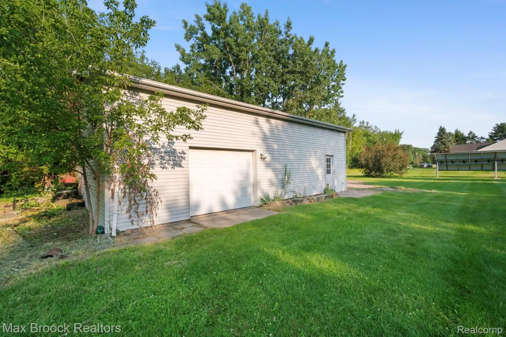 2165 Oakwood Road Brandon Charter Township, MI 48462