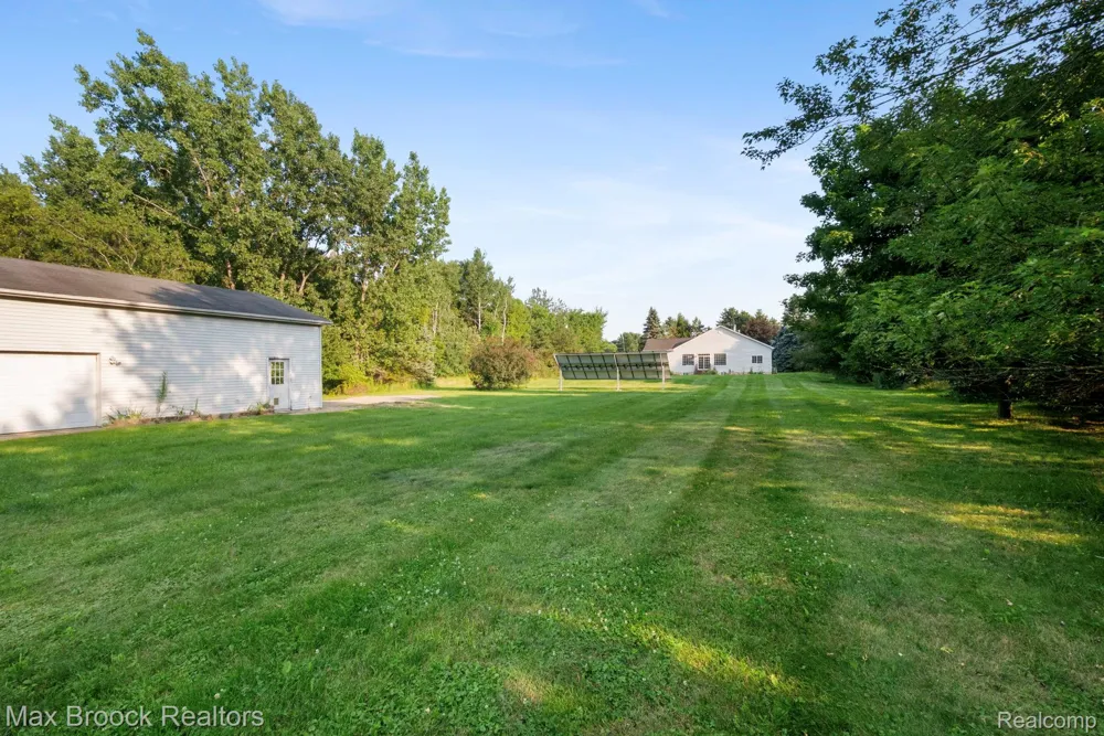 2165 Oakwood Road Brandon Charter Township, MI 48462