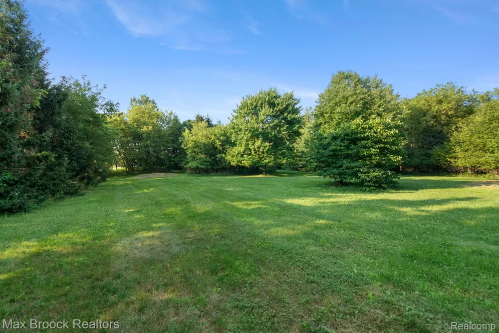 2165 Oakwood Road Brandon Charter Township, MI 48462