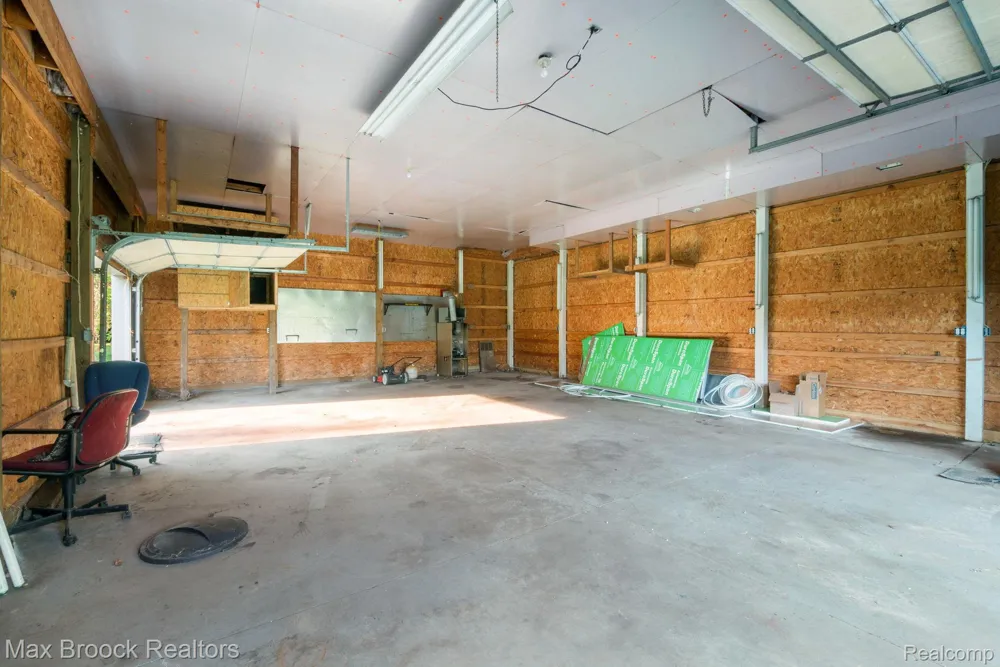2165 Oakwood Road Brandon Charter Township, MI 48462