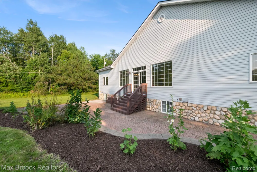 2165 Oakwood Road Brandon Charter Township, MI 48462