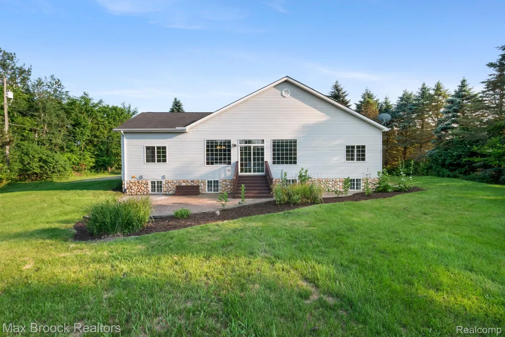 2165 Oakwood Road Brandon Charter Township, MI 48462