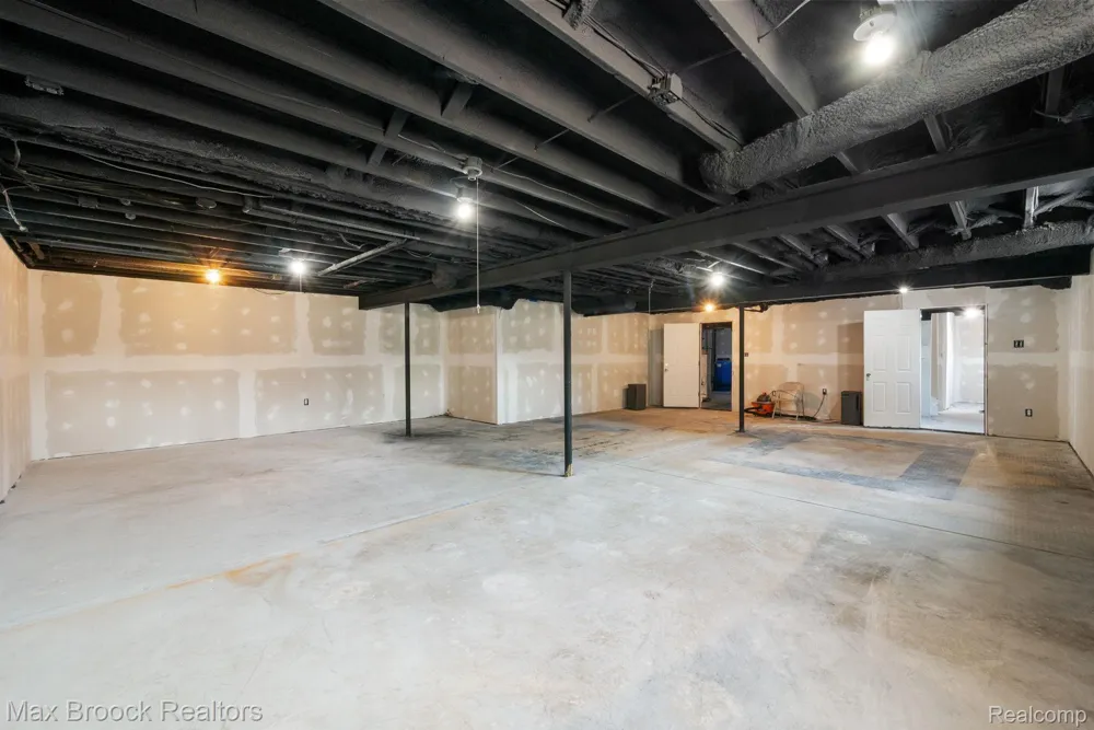 2165 Oakwood Road Brandon Charter Township, MI 48462