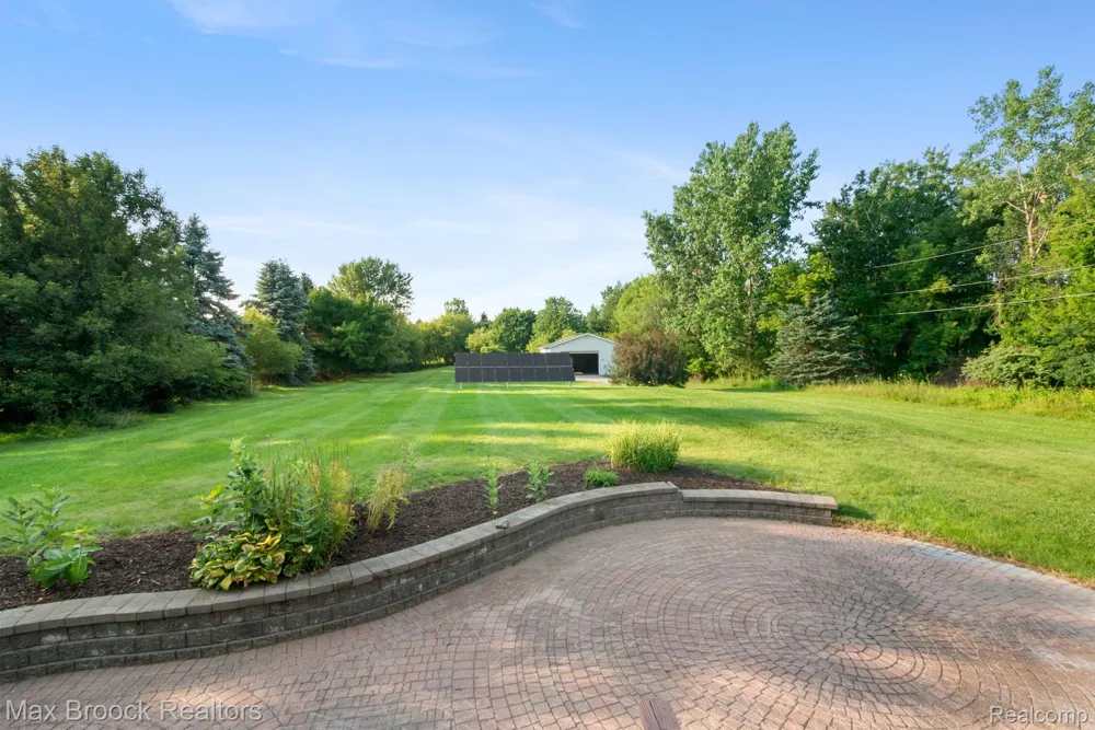 2165 Oakwood Road Brandon Charter Township, MI 48462
