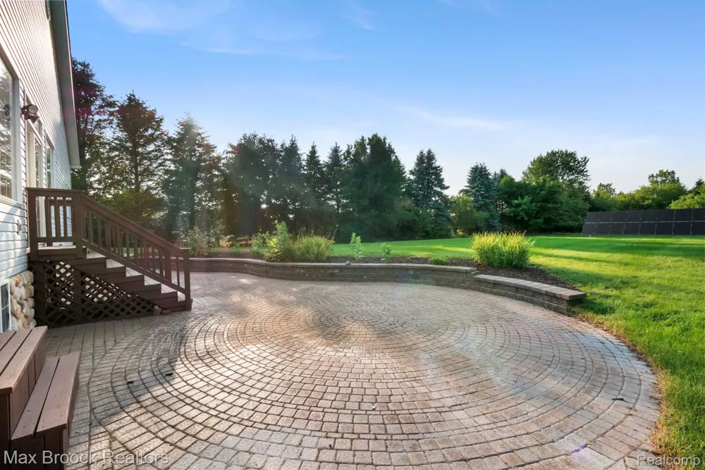 2165 Oakwood Road Brandon Charter Township, MI 48462