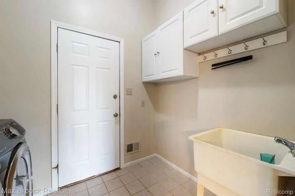 2165 Oakwood Road Brandon Charter Township, MI 48462