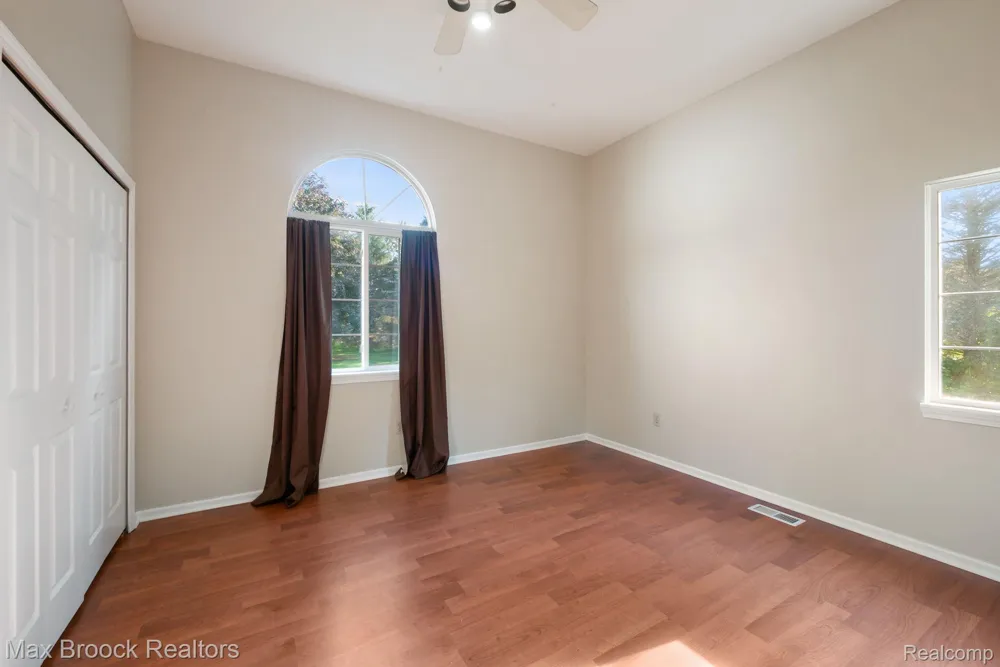 2165 Oakwood Road Brandon Charter Township, MI 48462