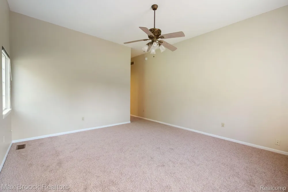 2165 Oakwood Road Brandon Charter Township, MI 48462