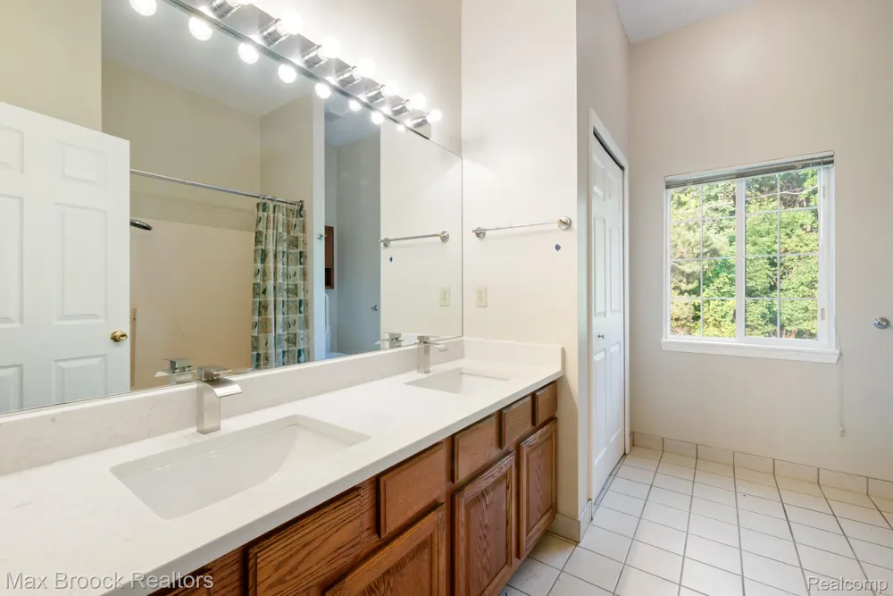 2165 Oakwood Road Brandon Charter Township, MI 48462