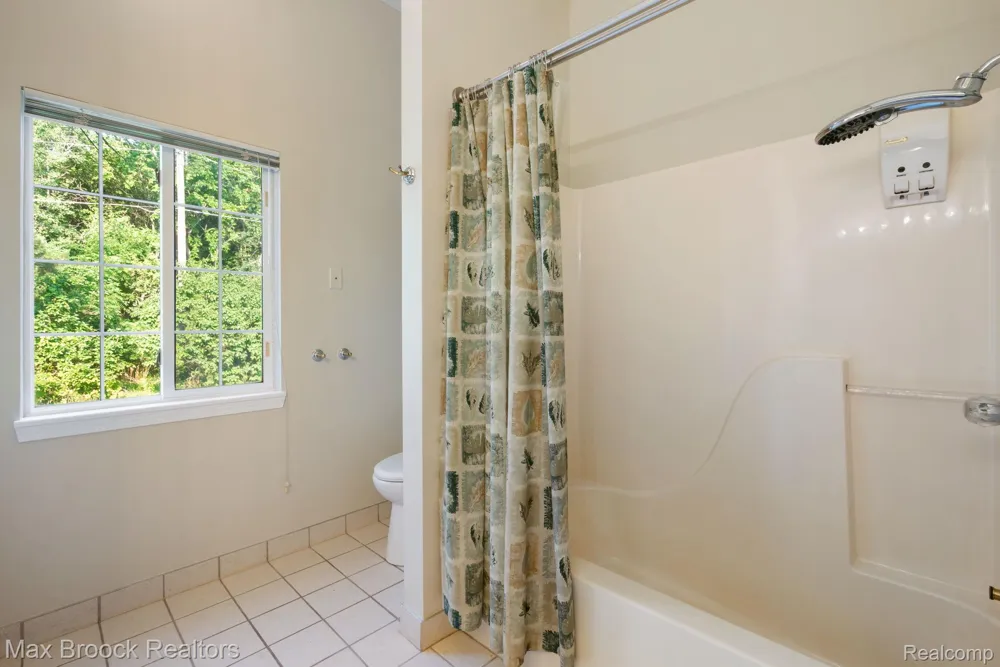 2165 Oakwood Road Brandon Charter Township, MI 48462