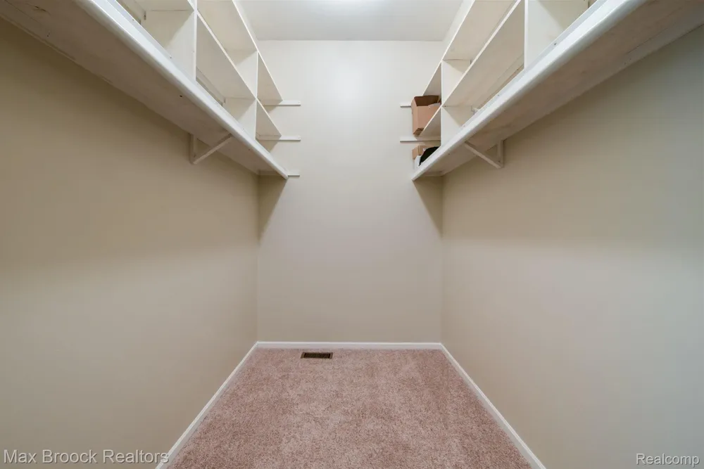 2165 Oakwood Road Brandon Charter Township, MI 48462