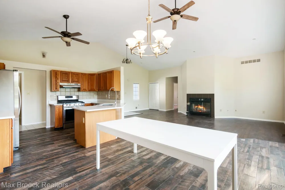2165 Oakwood Road Brandon Charter Township, MI 48462