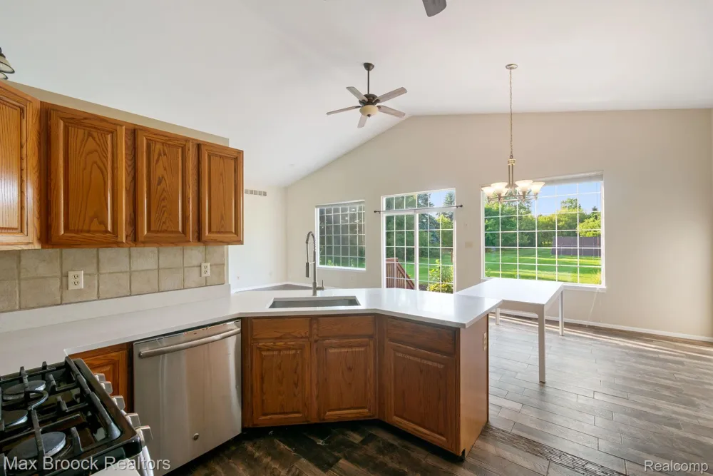 2165 Oakwood Road Brandon Charter Township, MI 48462