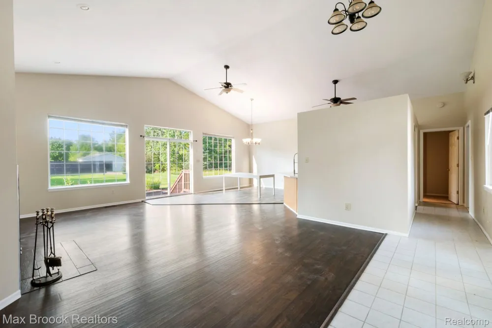 2165 Oakwood Road Brandon Charter Township, MI 48462