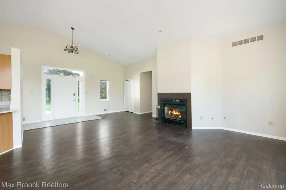 2165 Oakwood Road Brandon Charter Township, MI 48462
