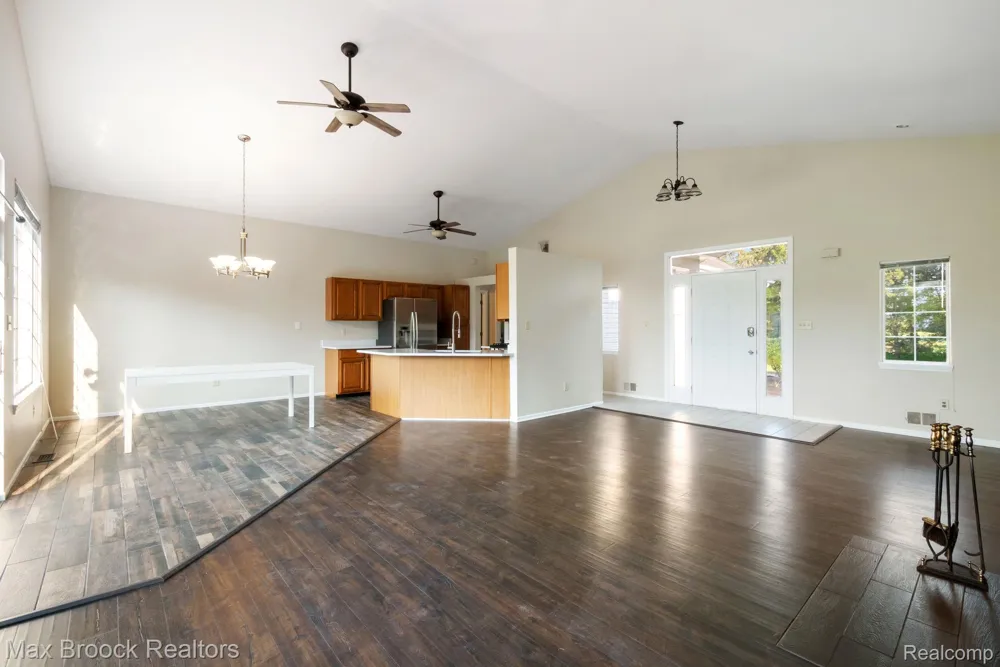 2165 Oakwood Road Brandon Charter Township, MI 48462