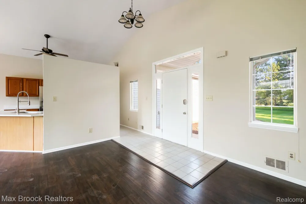 2165 Oakwood Road Brandon Charter Township, MI 48462
