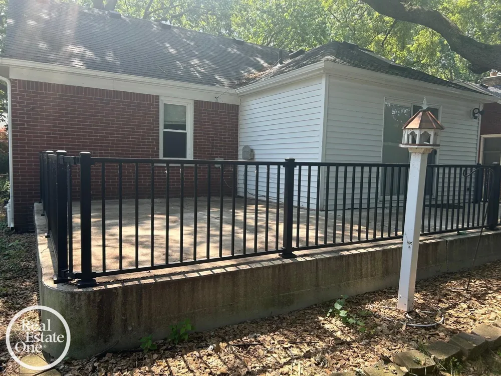 463 Bournemouth Circle Grosse Pointe Farms City, MI 48236