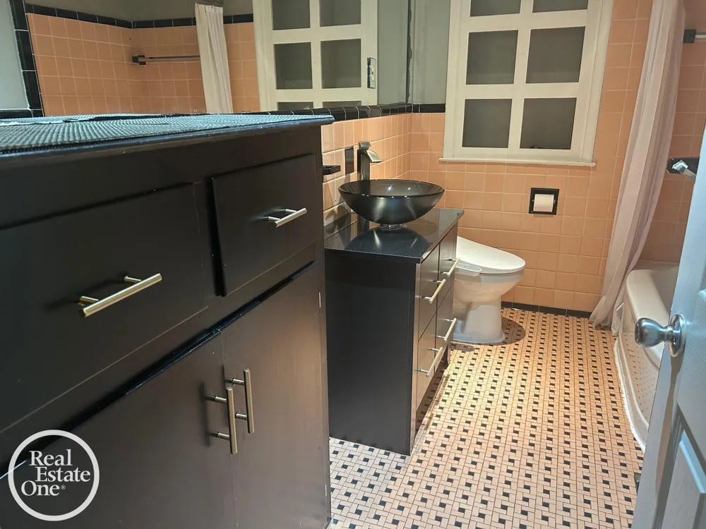 463 Bournemouth Circle Grosse Pointe Farms City, MI 48236