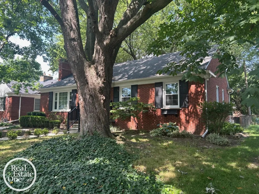 463 Bournemouth Circle Grosse Pointe Farms City, MI 48236