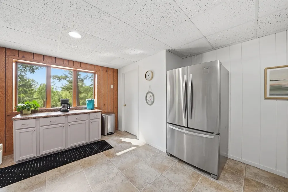 23581 210th Avenue Burdell Township, MI 49688