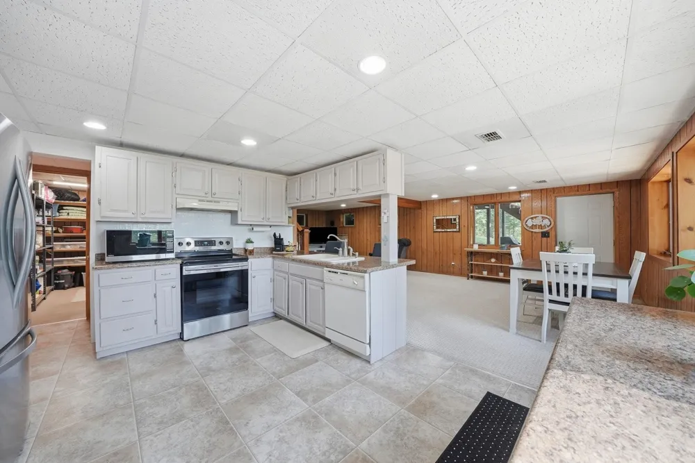 23581 210th Avenue Burdell Township, MI 49688