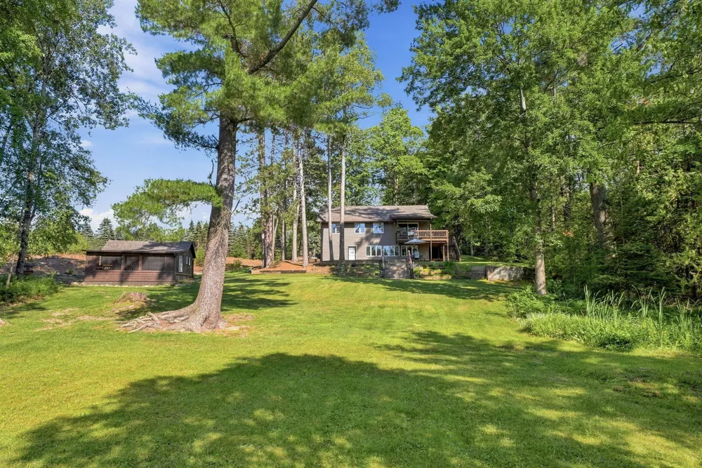 23581 210th Avenue Burdell Township, MI 49688