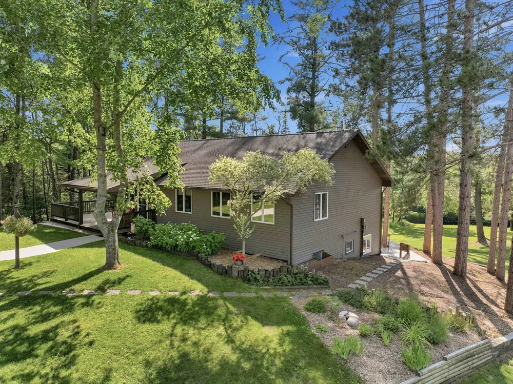 23581 210th Avenue Burdell Township, MI 49688